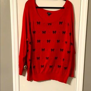 Cute red sweater with black bow design ❤️🖤